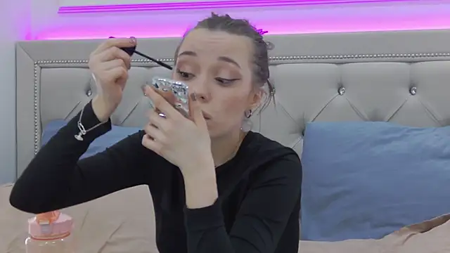 ZoeyNeal online show from 26, 3, 2026