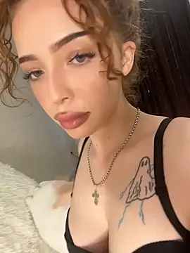 Hannah xBaby online show from 6, 6, 2026