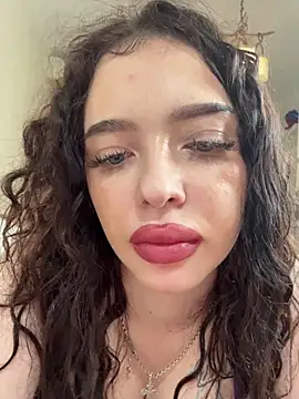 Snapshot of Hannah_xBaby chatting on 4, 12, 2025 Hannah xBaby online show from 4, 12, 2025