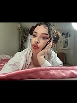 Snapshot of Hannah_xBaby chatting on 12, 11, 2025 Hannah xBaby online show from 12, 11, 2025