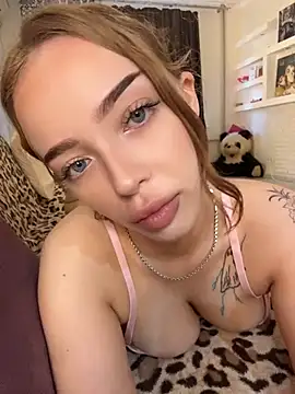 Hannah xBaby online show from 22, 6, 2026