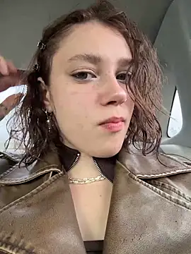 lucy-joy online show from 27, 9, 2025