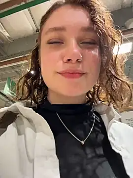 lucy-joy online show from 29, 9, 2025