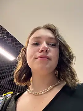 lucy-joy online show from 25, 9, 2025