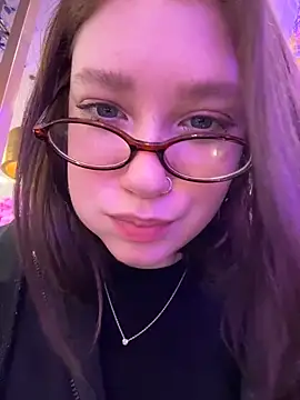 lucy-joy online show from 4, 3, 2026