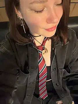 lucy-joy online show from 9, 5, 2026