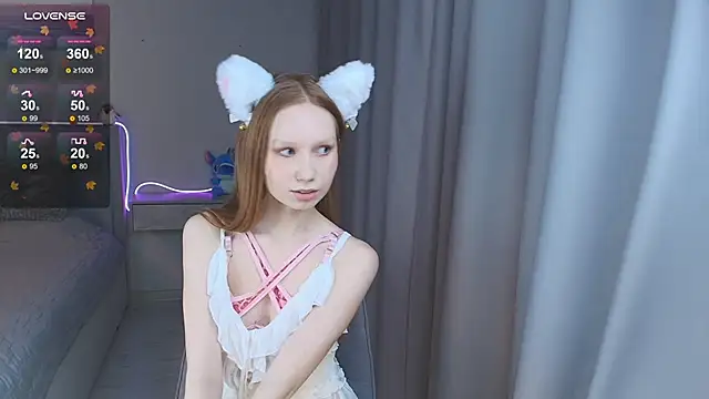 Snapshot of FoxyMira chatting on 7, 11, 2025 FoxyMira online show from 7, 11, 2025