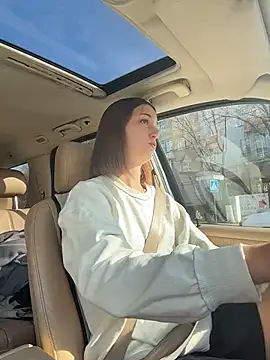 Snapshot of DollyTall chatting on 31, 10, 2025 DollyTall online show from 31, 10, 2025