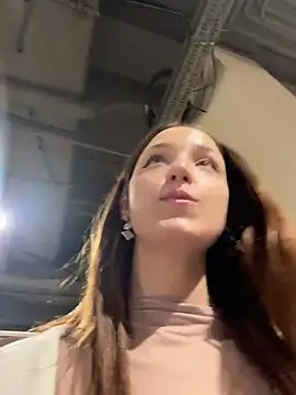 DollyTall online show from 10, 4, 2026