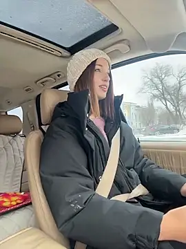 Snapshot of DollyTall chatting on 16, 12, 2025 DollyTall online show from 16, 12, 2025