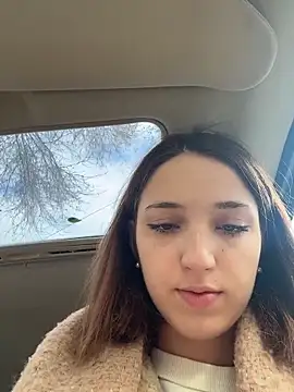 Snapshot of DollyTall chatting on 27, 10, 2025 DollyTall online show from 27, 10, 2025