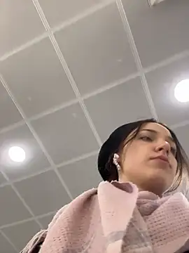 Snapshot of DollyTall chatting on 11, 1, 2026 DollyTall online show from 11, 1, 2026