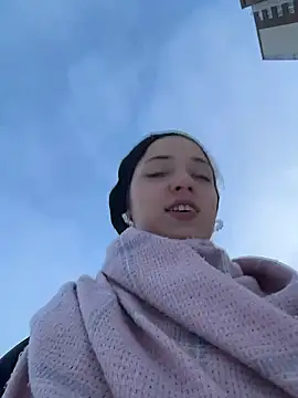 Snapshot of DollyTall chatting on 9, 1, 2026 DollyTall online show from 9, 1, 2026