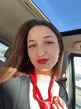 Snapshot of DollyTall chatting on 30, 10, 2025 DollyTall online show from 30, 10, 2025