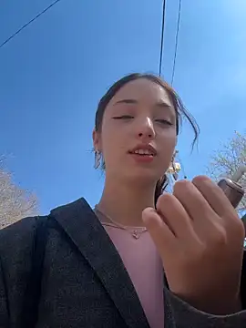 DollyTall online show from 14, 4, 2026