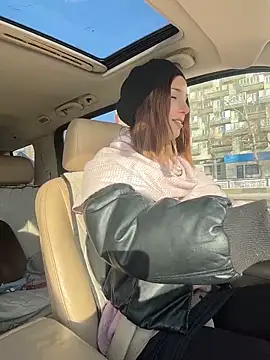 Snapshot of DollyTall chatting on 22, 12, 2025 DollyTall online show from 22, 12, 2025