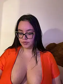 Emily Taylor2 online show from 13, 11, 2025