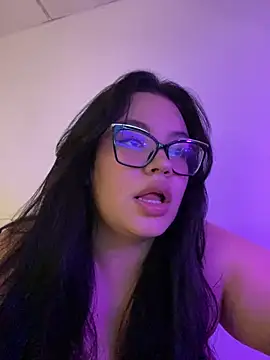 Emily Taylor2 online show from 5, 10, 2025