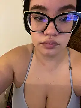 Emily Taylor2 online show from 18, 9, 2025