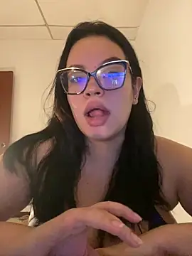 Emily Taylor2 online show from 10, 9, 2025