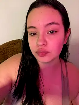 Emily Taylor2 online show from 9, 10, 2025