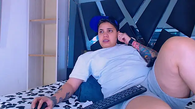 Snapshot of karla_sexy21 chatting on 16, 10, 2025 karla sexy21 online show from 16, 10, 2025