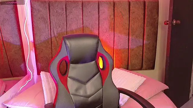 Megan  cole1 online show from 4, 10, 2025