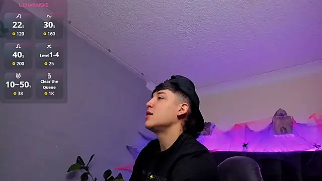 Snapshot of Ares_di_martin chatting on 9, 10, 2025 Ares di martin online show from 9, 10, 2025