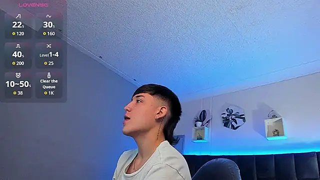 Snapshot of Ares_di_martin chatting on 4, 10, 2025 Ares di martin online show from 4, 10, 2025