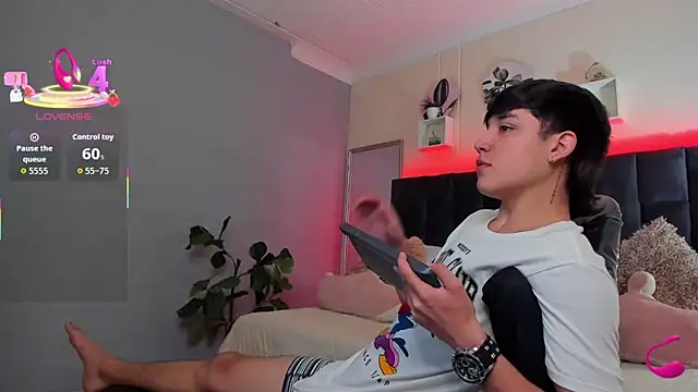 Snapshot of Ares_di_martin chatting on 2, 10, 2025 Ares di martin online show from 2, 10, 2025