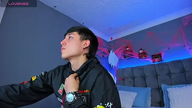 Snapshot of Ares_di_martin chatting on 31, 10, 2025 Ares di martin online show from 31, 10, 2025