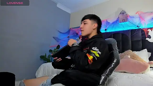 Snapshot of Ares_di_martin chatting on 11, 10, 2025 Ares di martin online show from 11, 10, 2025