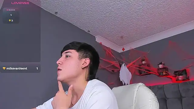 Snapshot of Ares_di_martin chatting on 23, 10, 2025 Ares di martin online show from 23, 10, 2025