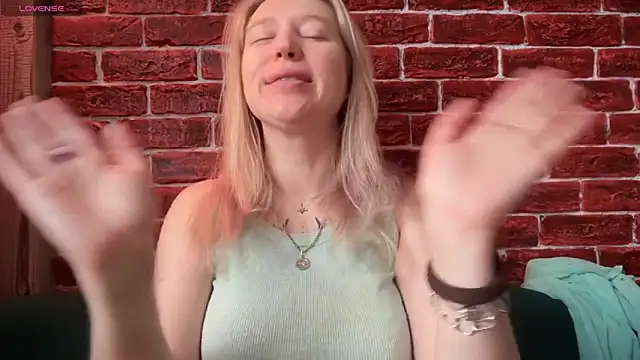 CitrusBlissss online show from 11, 11, 2025