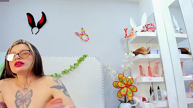 KoraSweett online show from 9, 10, 2025