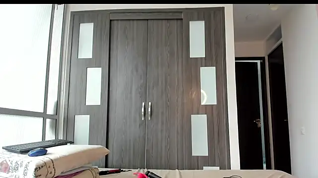 Vivi Jacko online show from 9, 11, 2025