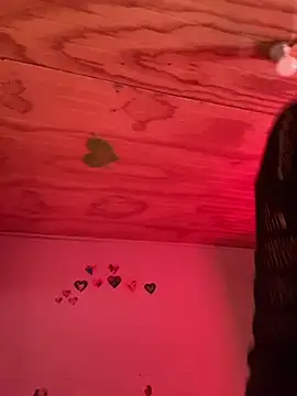 kiittyselenita online show from 9, 4, 2026