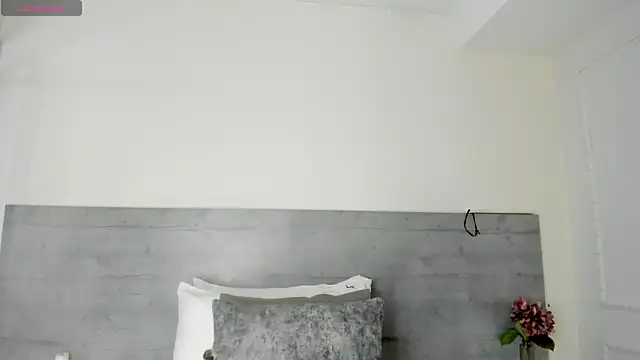 sunnyWhitee online show from 10, 7, 2026