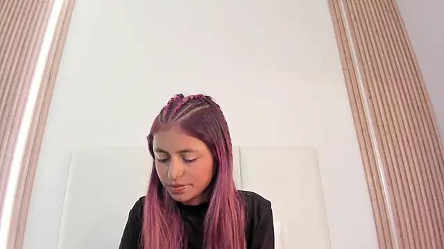 sunnyWhitee online show from 12, 5, 2026