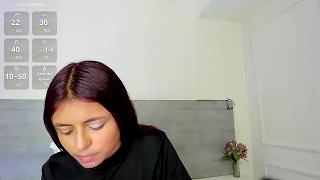 sunnyWhitee online show from 18, 6, 2026