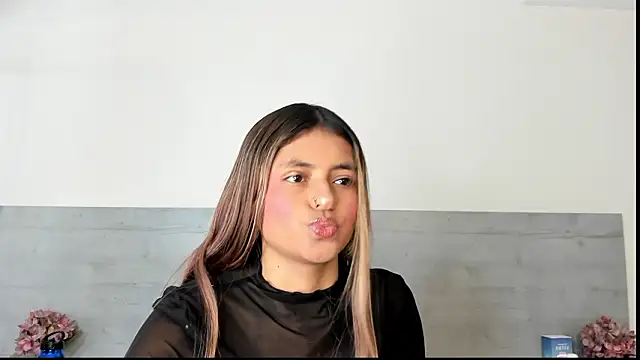 sunnyWhitee online show from 21, 3, 2026