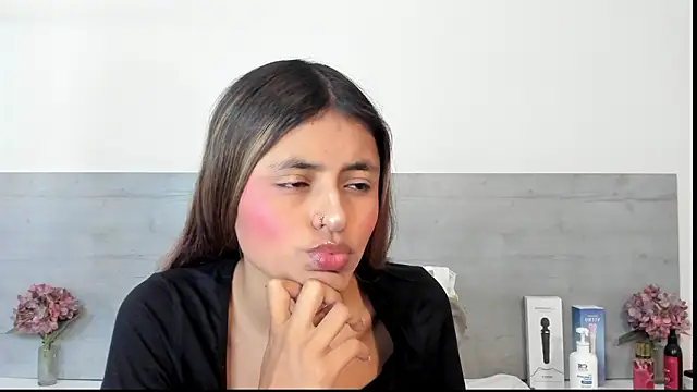 sunnyWhitee online show from 25, 3, 2026