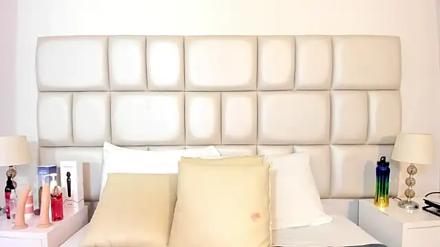 sunnyWhitee online show from 5, 2, 2026