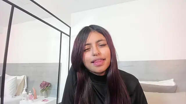 sunnyWhitee online show from 12, 9, 2025