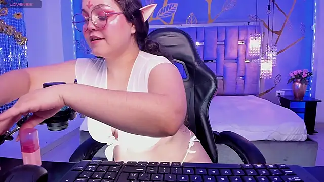 ShylySweet online show from 15, 10, 2025