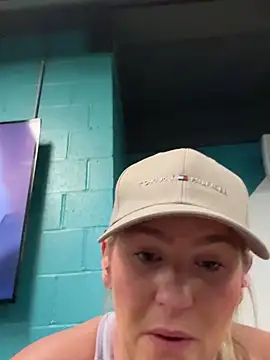 Charleigh xx online show from 18, 10, 2025