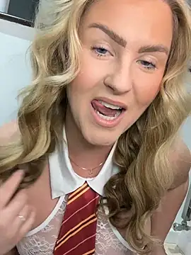 Charleigh xx online show from 3, 6, 2026
