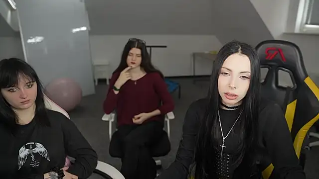 VivianSweet  online show from 25, 3, 2026