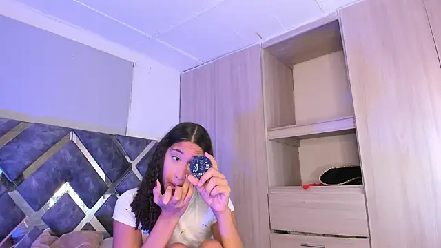 Snapshot of candice777 chatting on 23, 9, 2025 candice777 online show from 23, 9, 2025