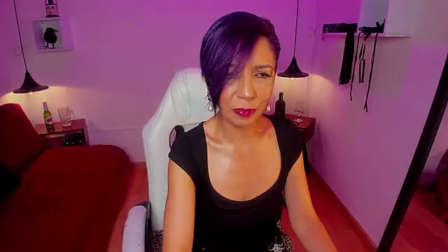 Snapshot of Trinityy__ chatting on 19, 6, 2026 Trinityy online show from 19, 6, 2026